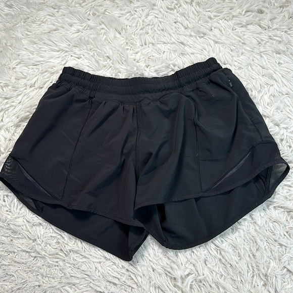 Lululemon Hotty Hot Short II *2.5" Black - Picture 1 of 6